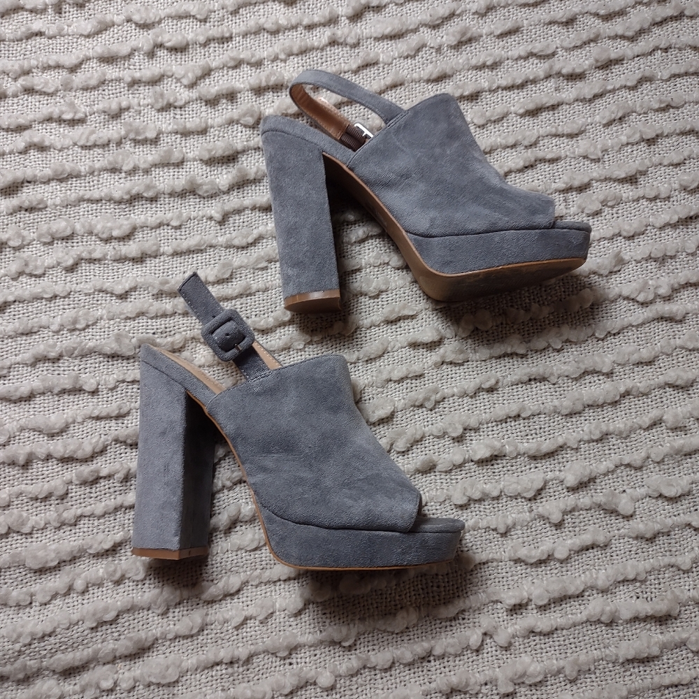 Grey forever 21 slingback chunky sueded heel